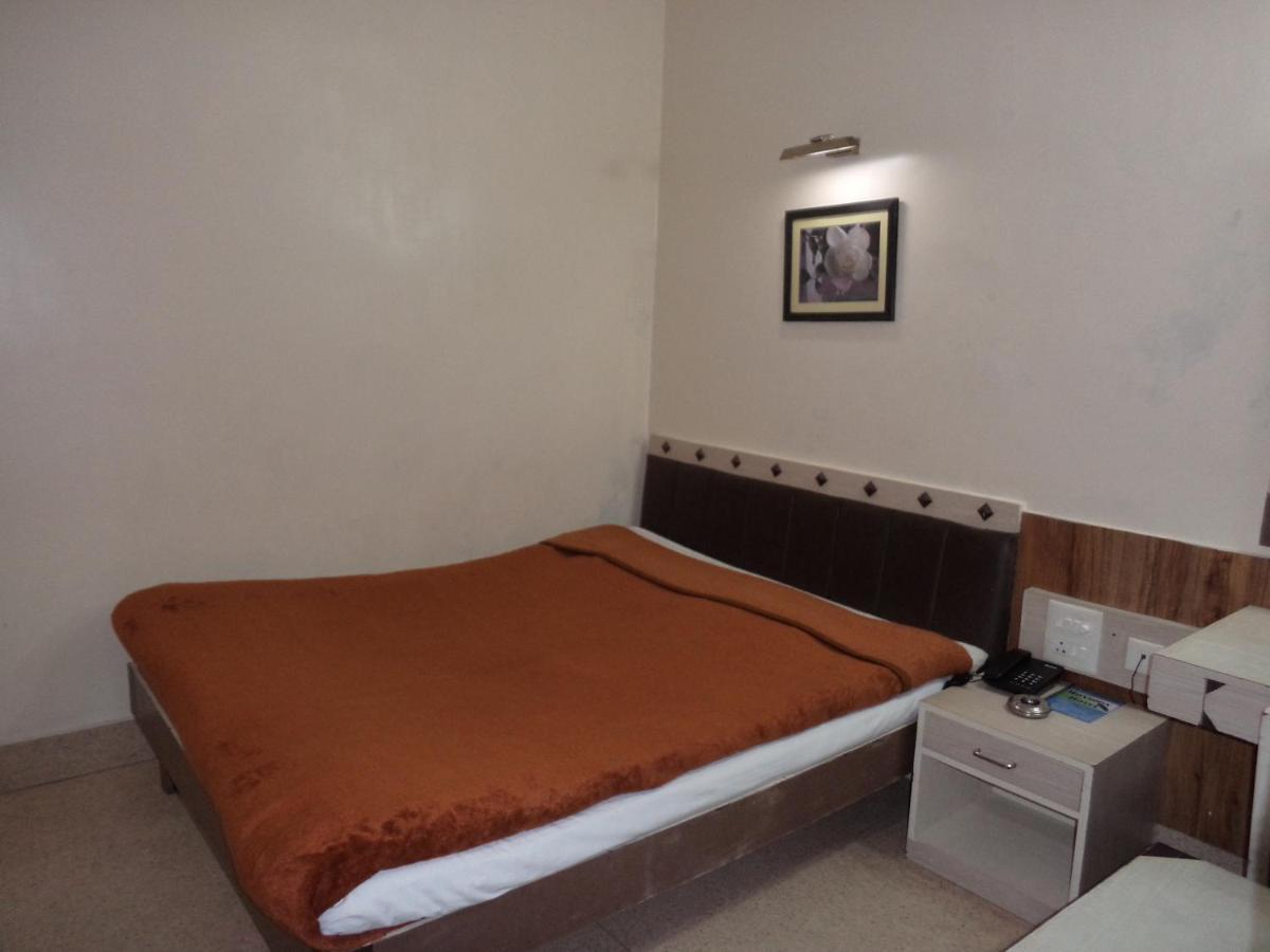 Hotel Monsoon Shillong Esterno foto